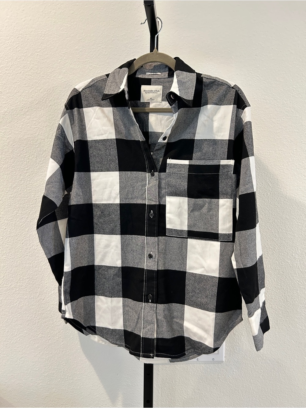 New Abercrombie & Fitch black/white buffalo check flannel button-up shirt, SZ XS